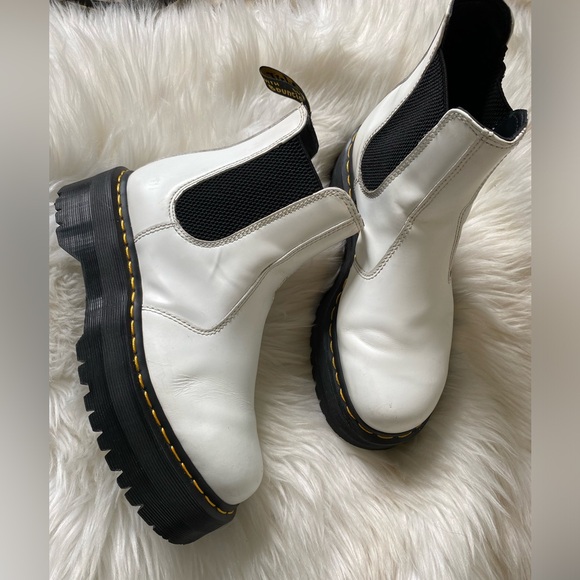 Dr. Martens SMOOTH LEATHER PLATFORM Women Chelsea Boot Size US 8 women’s - Picture 2 of 12